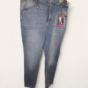 No boundaries new with tags skinny jeans size: 19